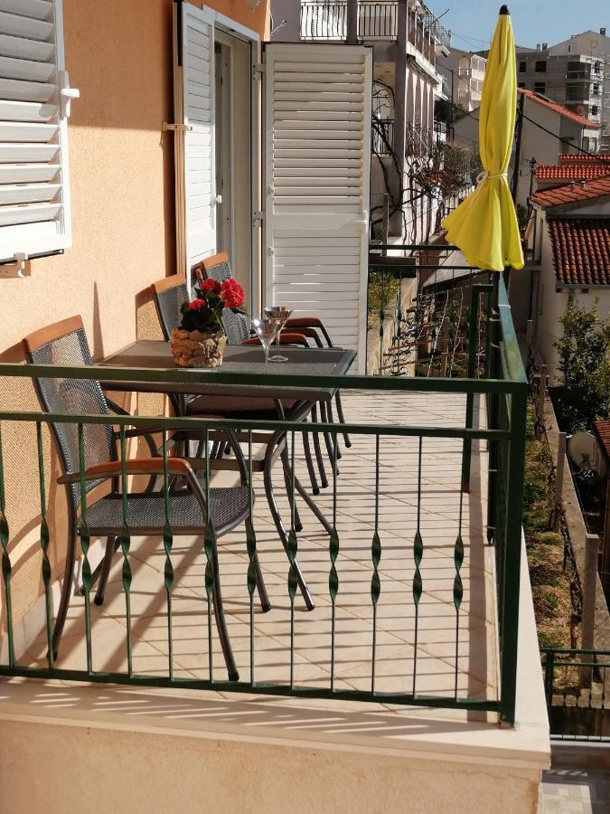 House Karlo Apartments Omis Exterior photo