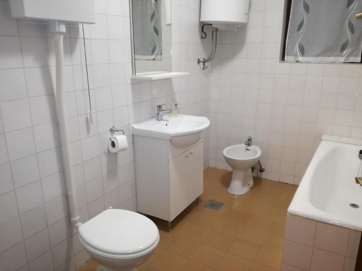 House Karlo Apartments Omis Exterior photo